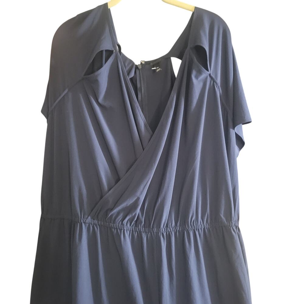 Plus Size Women's Navy Blue Wide Leg Jumpsuit with Belt size 26.